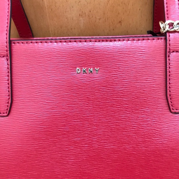 NWT! DKNY TOP ZIP Bryant medium tote . - Picture 2 of 12